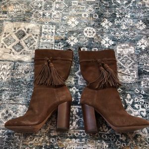 Brown boots with tassels!